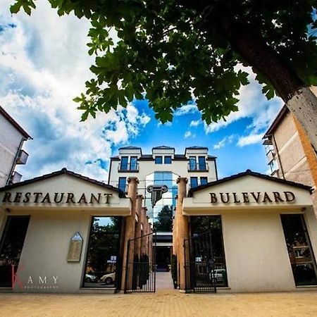 Hotel Bulevard Hunedoara Exteriör bild