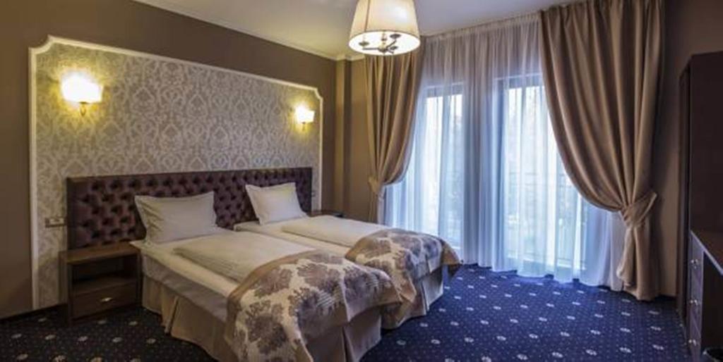 Hotel Bulevard Hunedoara Exteriör bild