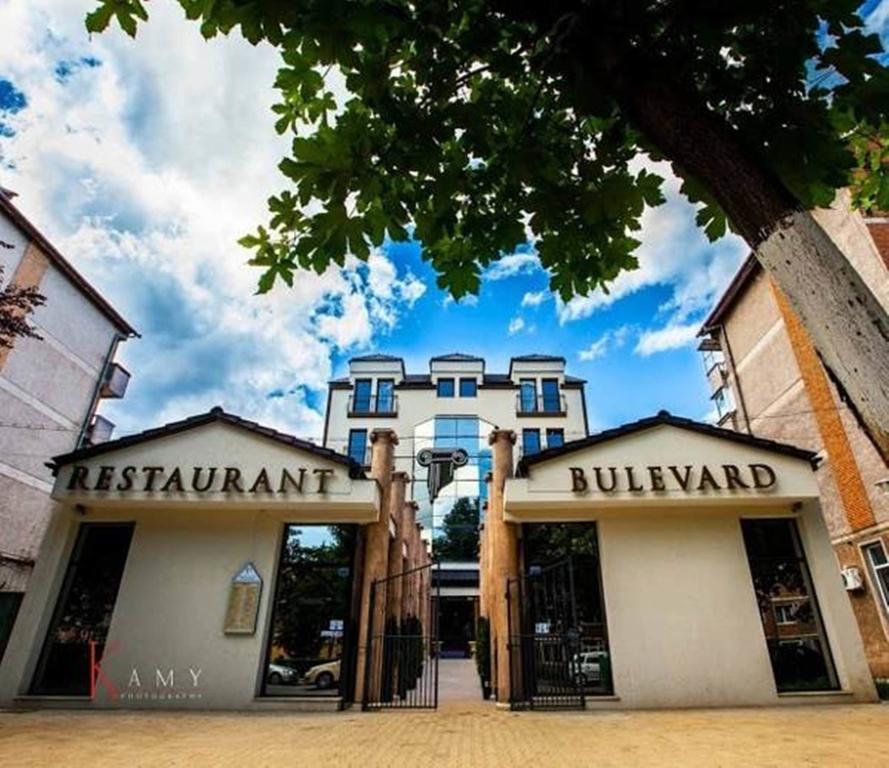 Hotel Bulevard Hunedoara Exteriör bild